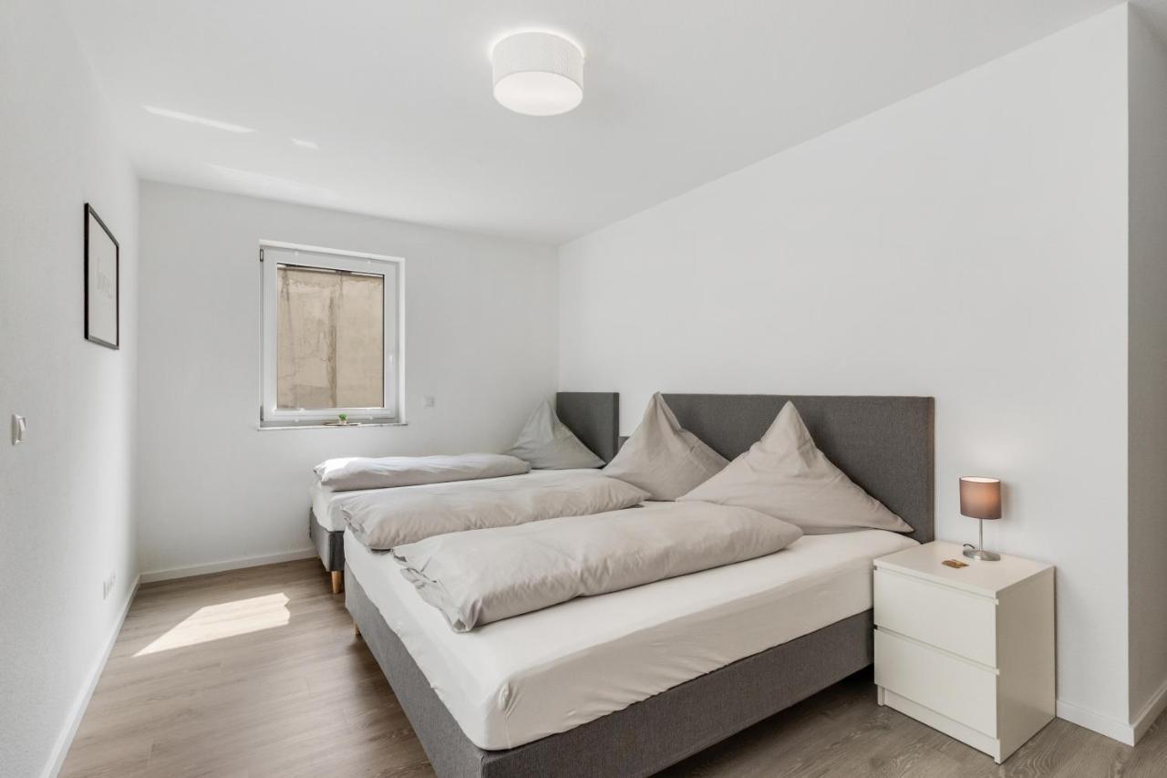 Winetime - Modern - Boxspringbetten - Netflix - Naehe Mercedes-benz Apartment *