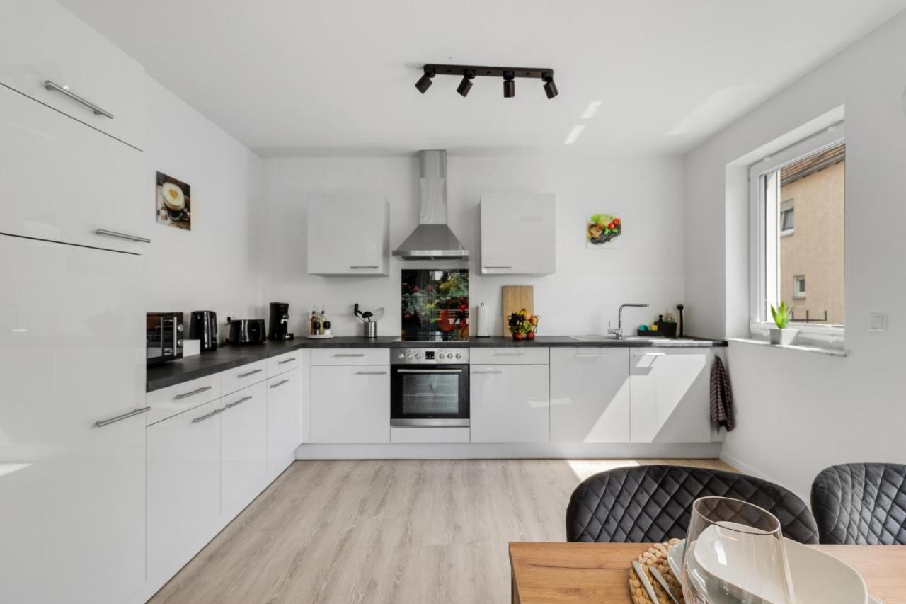 Apartment Winetime - Modern - Boxspringbetten - Netflix - Naehe Mercedes-benz