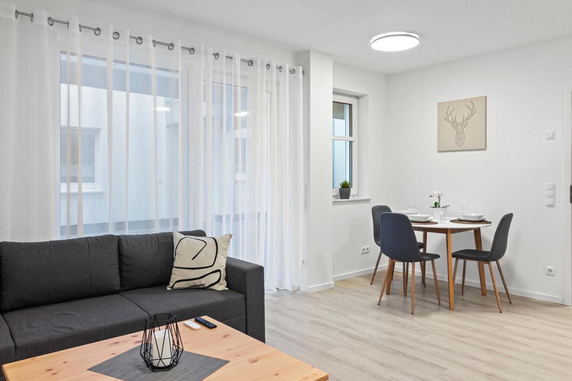 Winetime - Modern - Boxspringbetten - Netflix - Naehe Mercedes-benz Apartment Woerth am Rhein