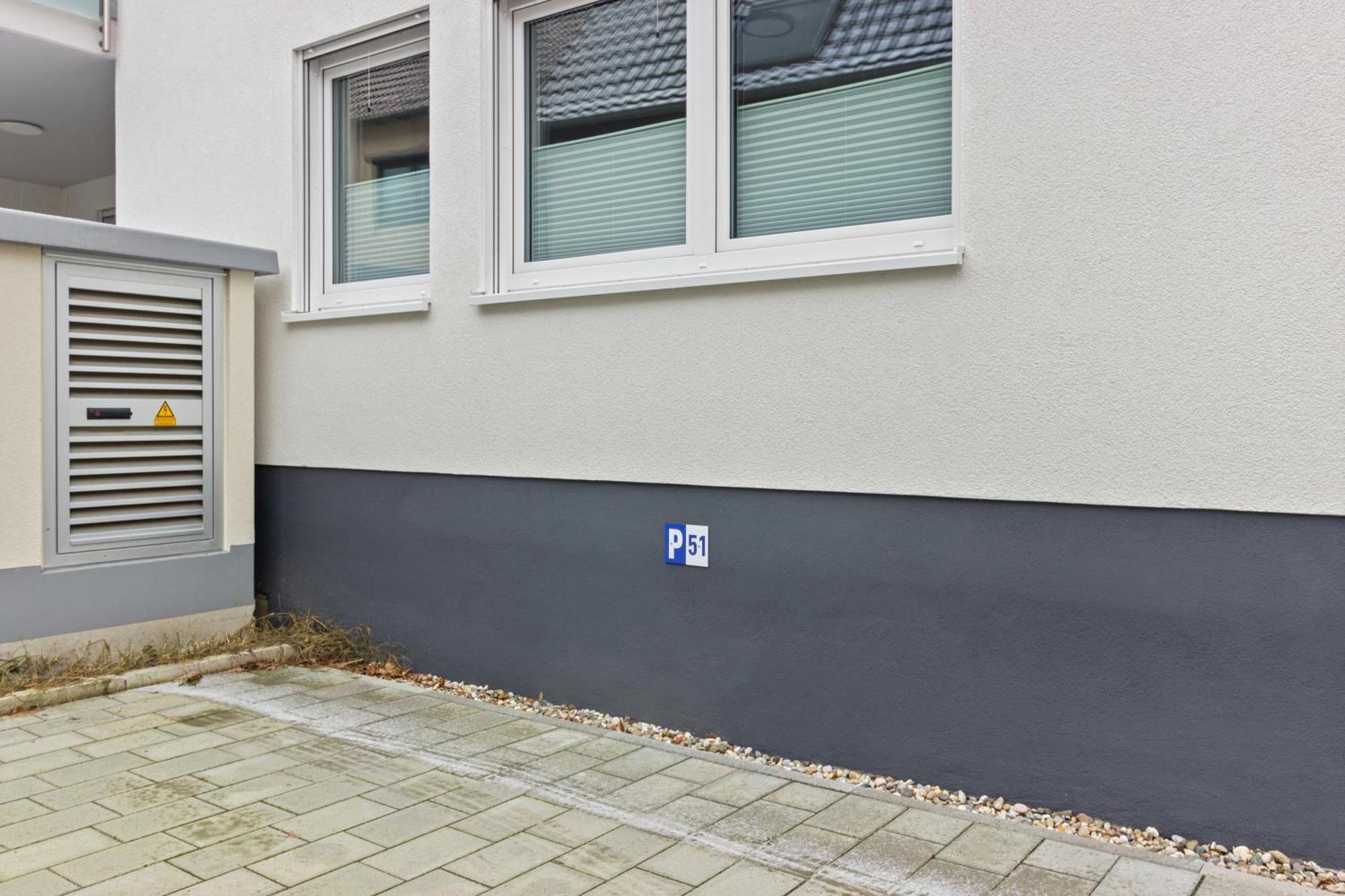 Winetime - Modern - Boxspringbetten - Netflix - Naehe Mercedes-benz Apartment