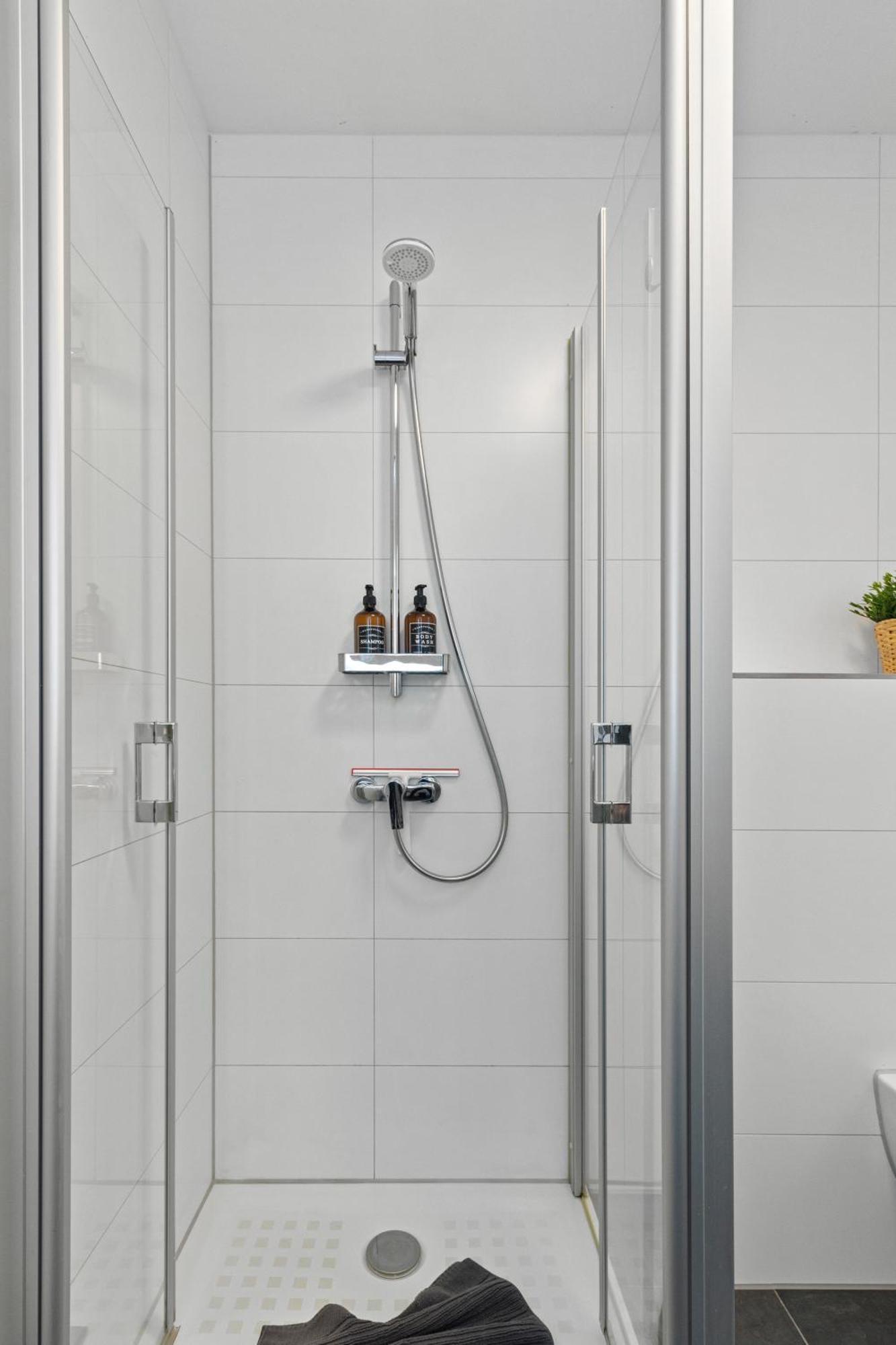 Apartment Winetime - Modern - Boxspringbetten - Netflix - Naehe Mercedes-benz Woerth am Rhein